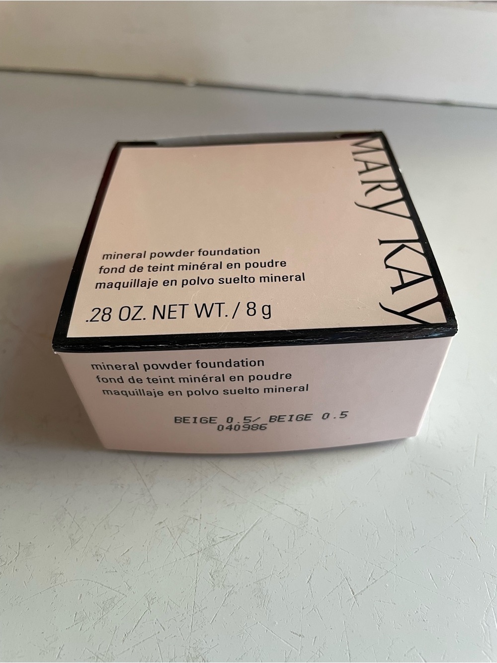 NIB Mary Kay Mineral Powder Foundation - Beige 0.5
